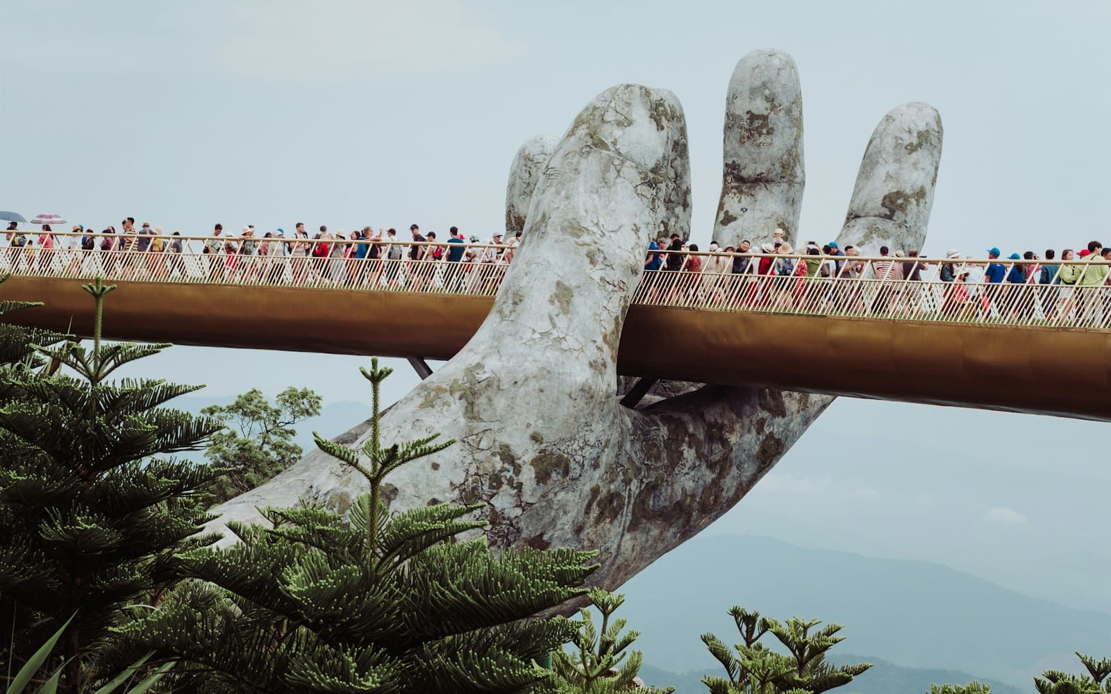 Golden Bridge, Da Nang